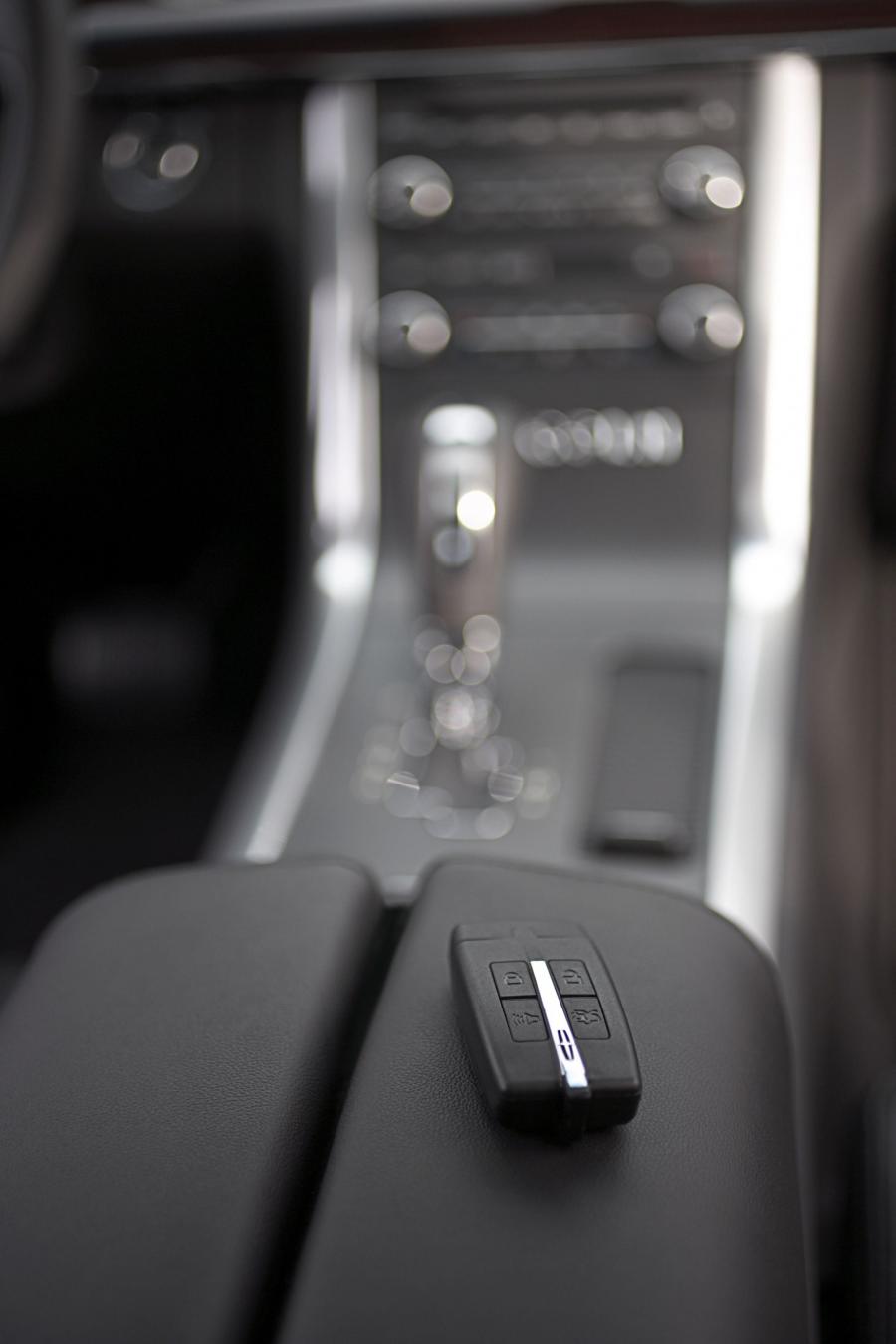  Lincoln MKS 2008 года  (фото 242 из 284)